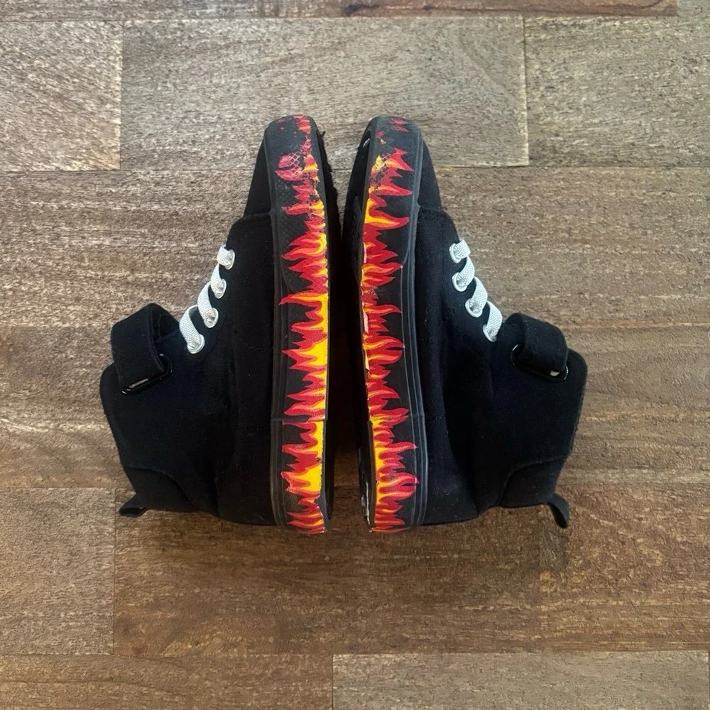 Toddler Boy High Top Sneakers Flames Soles size 8 by Wonder‎ Nation